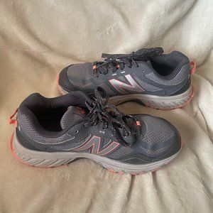 EUC Women's New Balance Gray Running Hiking All Terrain Sneakers Size 8.5